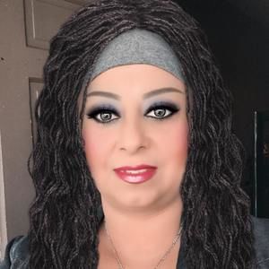 Meet your Posher, Aida